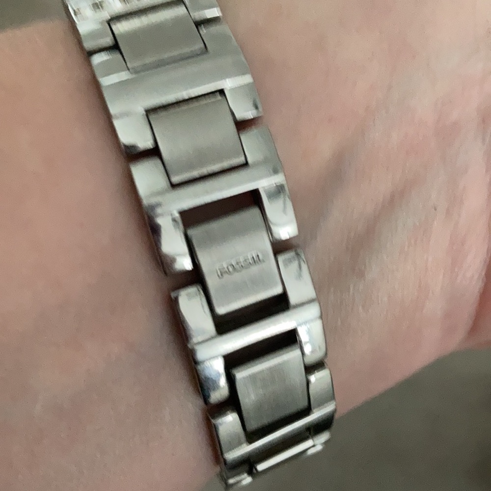 Stainless Steel Fossil Watch. Great condition. - Picture 4 of 5